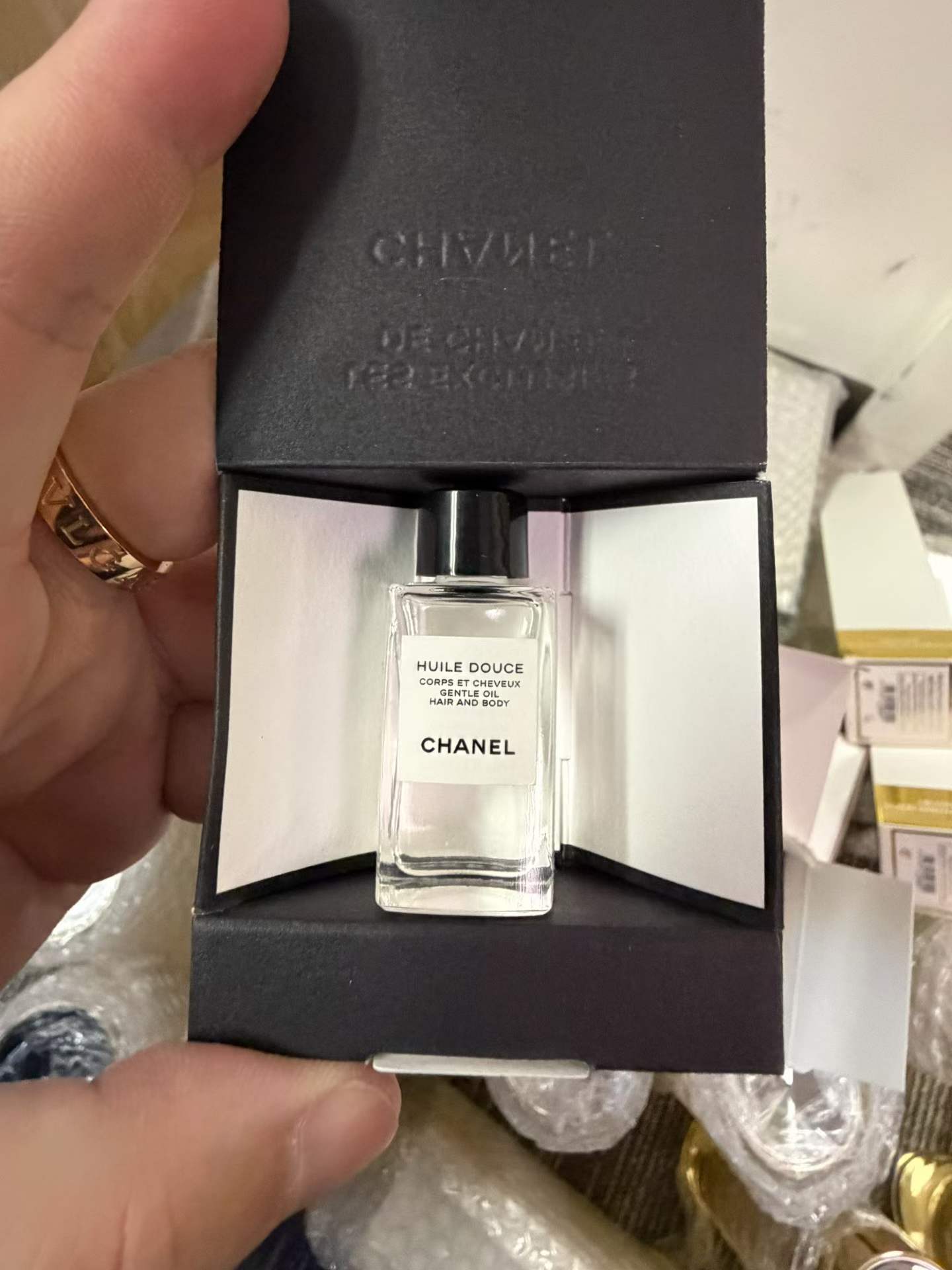 HUILE DOUCE LES EXCLUSIFS DE CHANEL – Gentle Oil Hair and Body