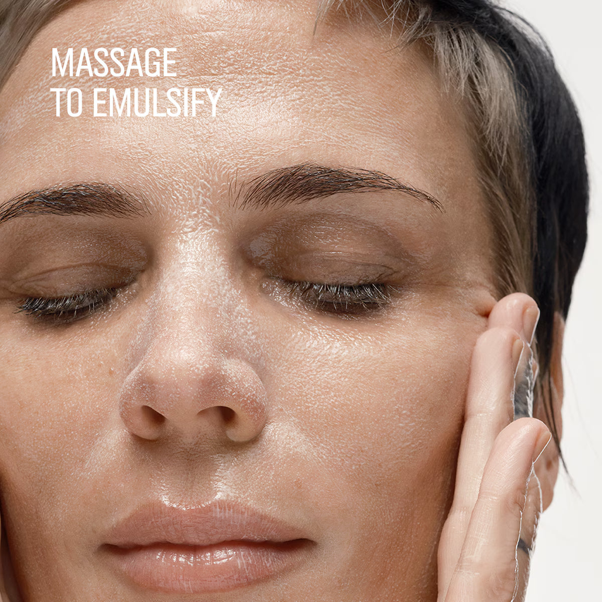 Soothing Cleansing Oil & Makeup Remover